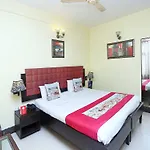 Oyo 1463 Surya Beach Inn